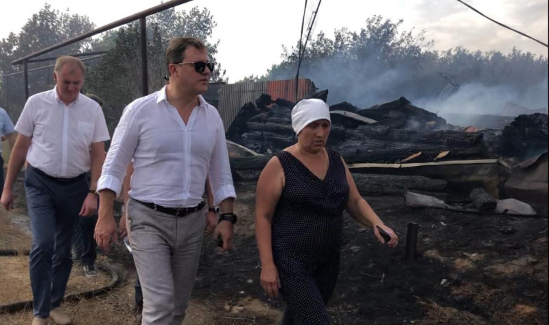 Дмитрий Азаров - о лесных пожарах: "Самое главное - защитить людей"