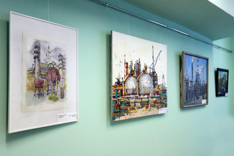 "Химия в красках": художники представили индустриальные пейзажи Тольятти