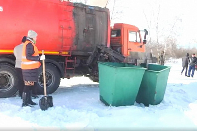 В селах Самарской области устанавливают контейнеры для твердых коммунальных отходов