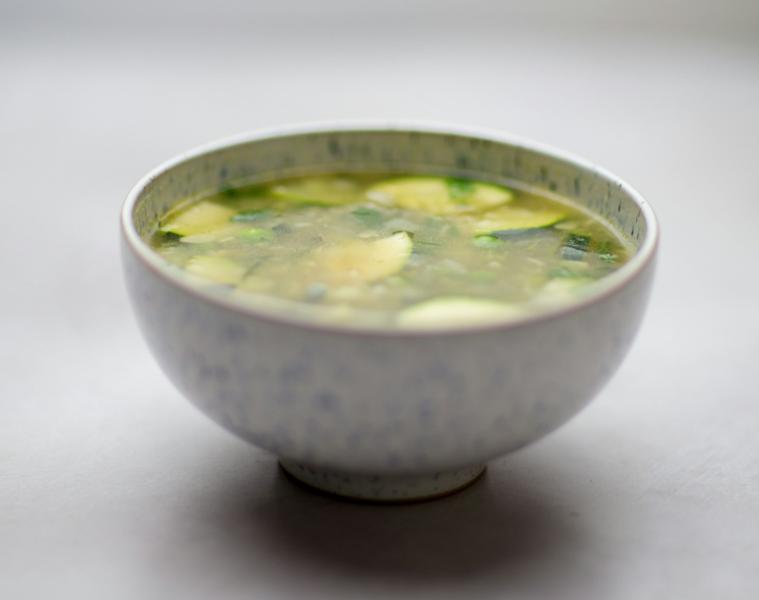 Квас или кефир? Самарцы рассказали, чем заправляют окрошку