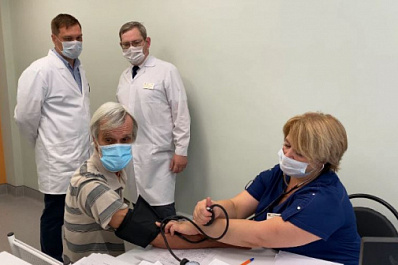 Активисты "Единой России" оценили работу прививочных пунктов в Тольятти