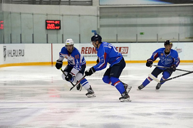 Столичная "Звезда" забила восемь голов в ворота самарских "летчиков" 