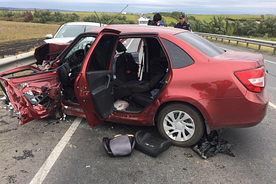 Один человек погиб, два 5-летних мальчика пострадали при лобовом столкновении на М5