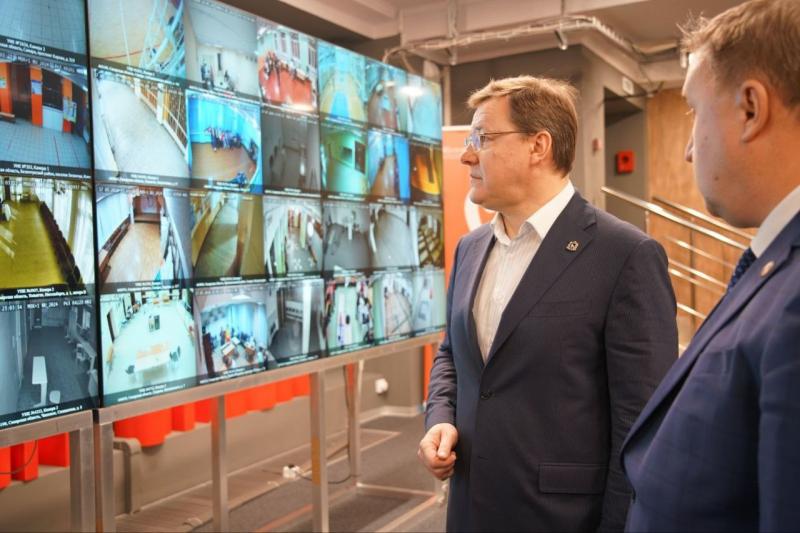 Губернатор Дмитрий Азаров поблагодарил общественных наблюдателей за работу на выборах Президента России