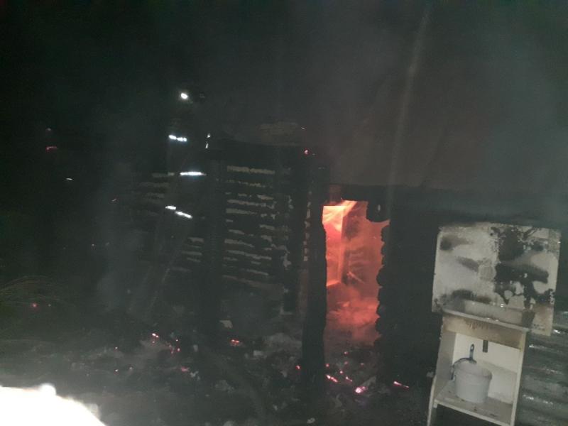 В Самарской области загорелась баня на 40 "квадратах"