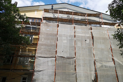 Самарские строители спасают треснувшую многоэтажку на Победе