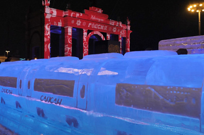 На выставке "Россия" в Москве представили предметы гордости страны в виде ледяных скульптур