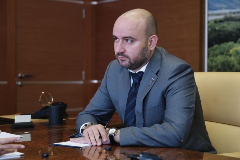 Главное в работе с молодежью: губернатор Вячеслав Федорищев и советник Кристина Гнатюк обсудили перспективы развития отрасли