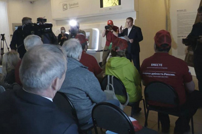 Дочь известного космонавта передала в фонд самарского музея уникальный экспонат