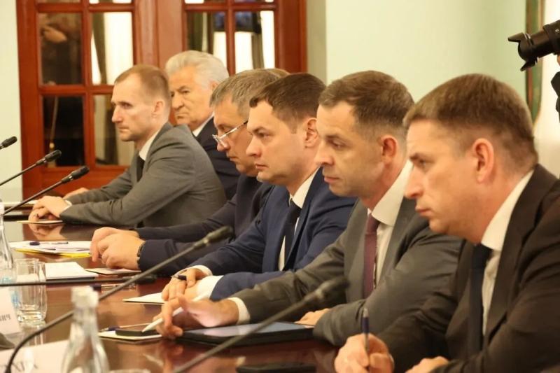 В Самаре губернатор провел заседание Правительства по прогнозу развития региона и бюджета на 2026-2028 годы