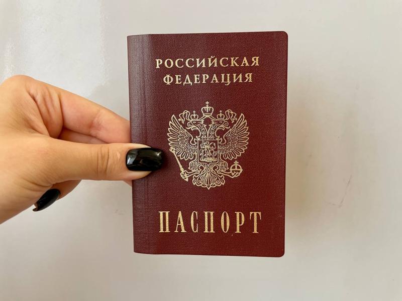 Бывшая помощница Джо Байдена стала гражданкой РФ