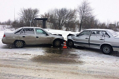 Четыре человека получили травмы в аварии в Безенчукском районе