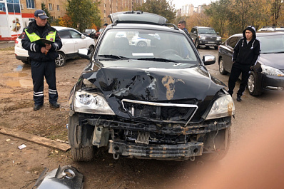 В Самаре пьяная женщина снесла автомобили на парковке