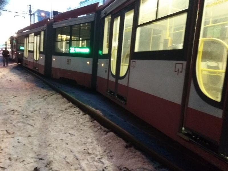 В Самаре на Ново-Садовой вагон трамвая № 22 сошел с рельсов