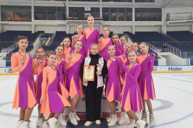 Тольяттинские "Ангелы" взяли бронзу в первом этапе Кубка России по синхронному катанию на коньках
