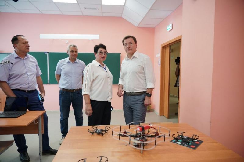 Школа, сквер и спортплощадка: Дмитрий Азаров осмотрел новые объекты Новокуйбышевска