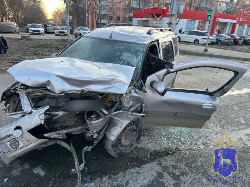 В Тольятти легковушка без водителя сбила пенсионерку