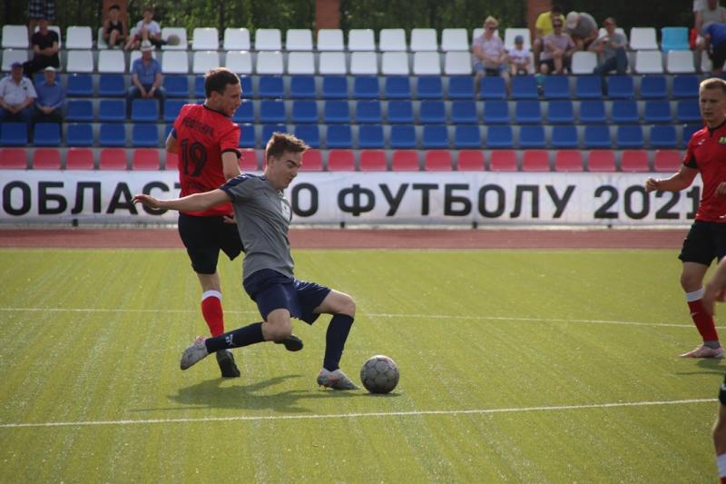 Отрадненский "Нефтяник" возглавил турнирную таблицу футбольного первенства Самарской области 