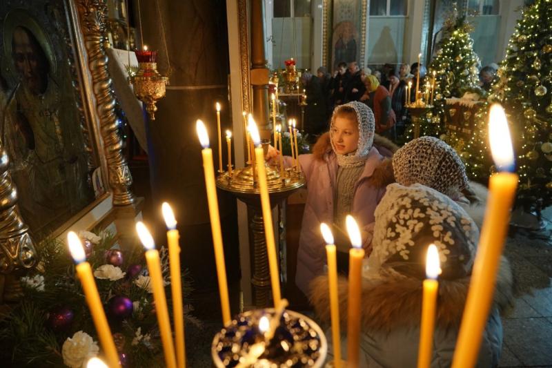 Самарцы встретили Рождество Христово в храмах