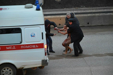 Голый наркоман бегал по улицам Тольятти