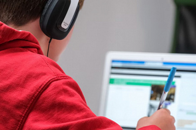 Самарские школьники могут бесплатно выучить язык программирования на летних каникулах