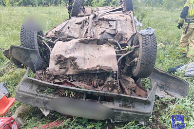 В Самарской области водитель на "девятке" вылетел в кювет и перевернулся