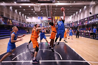 На первом предсезонном турнире баскетбольная "Самара" потерпела два поражения при одной победе