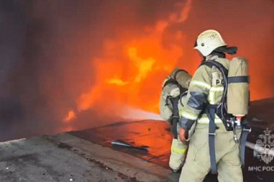 В Самаре жителей двух районов просят закрыть окна из-за пожара на складе