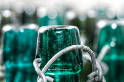 Стали известны регионы России, где в начале года изъяли больше всего нелегального алкоголя