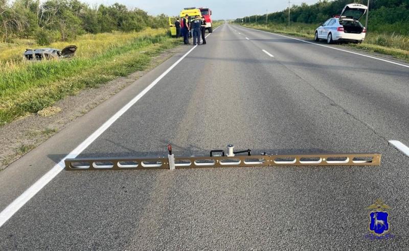 Шесть человек в больнице: в Самарской области "Ларгус" улетел в кювет