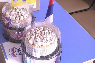 Волонтеры акции #МыВместе вручили подарки чапаевским врачам