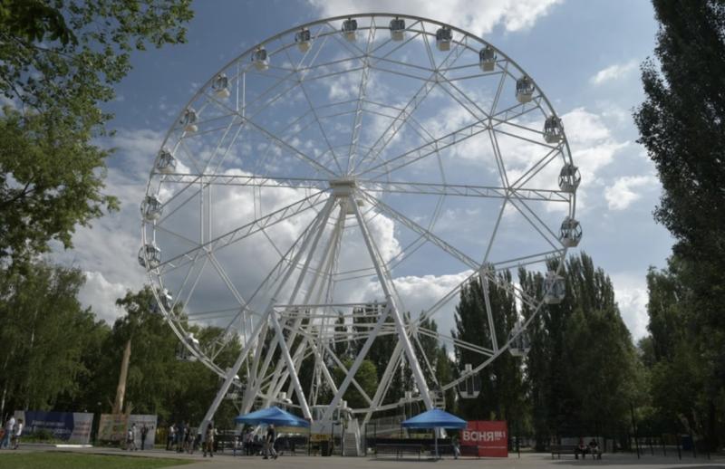 В Самаре продезинфицировали колесо обозрения в парке имени Гагарина