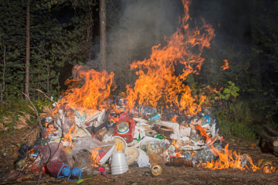 В Тольятти 5 июля около АЗС загорелся мусор