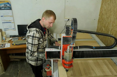 Из сисадмина в столяры: соцконтракт помог самозанятому из Самарской области открыть свое дело