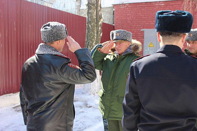 Командующий Приволжским округом назвал одним из лучших центр лицензионно-разрешительной работы в Самаре