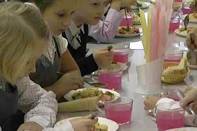 Чем кормят учеников младших классов в самарских школах