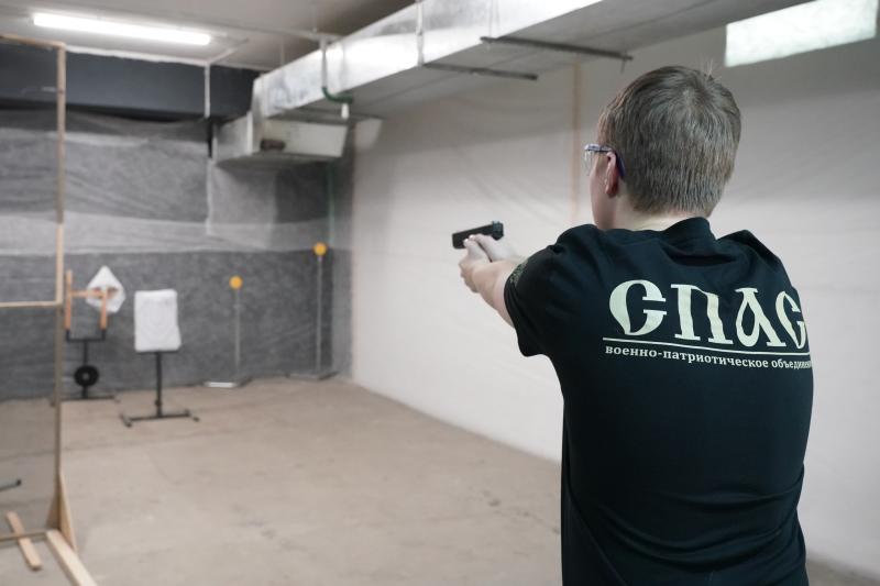 Многозадачность Максима: ветеран СВО готовит молодежь к армейской жизни