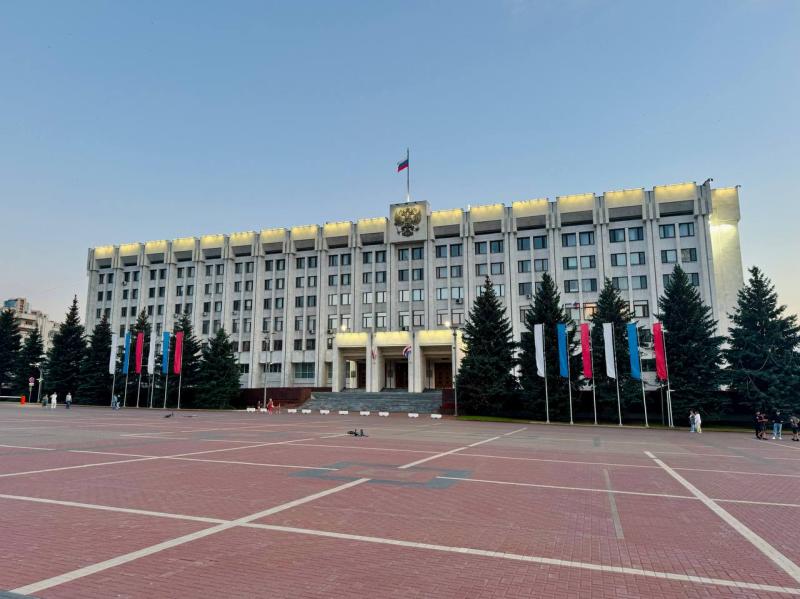 Экс-губернатор Самарской области Дмитрий Азаров может стать сенатором
