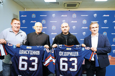 Начали с победы: хоккейная "Лада" на Урале ведет подготовку к сезону