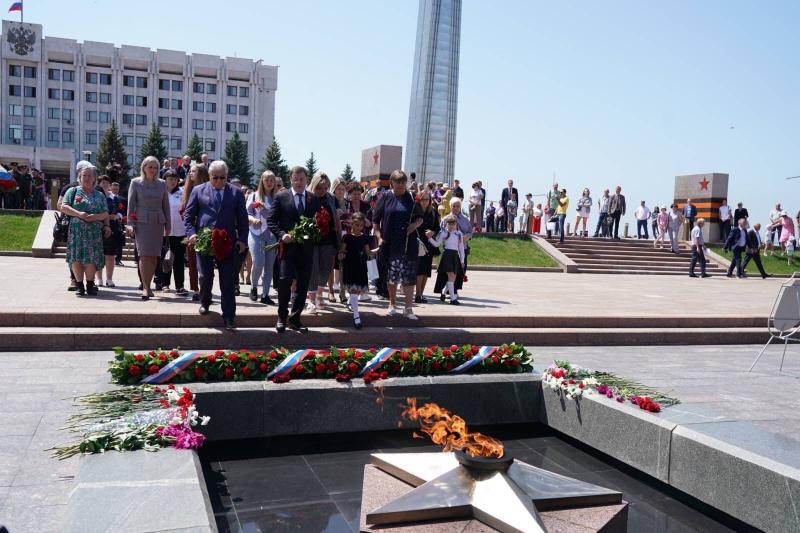 В День памяти и скорби Дмитрий Азаров вручил ордена Мужества родным героев спецоперации на Украине