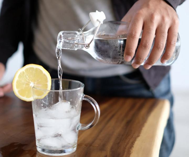 Нутрициолог рассказала, как правильно пить минеральную воду с пользой для здоровья