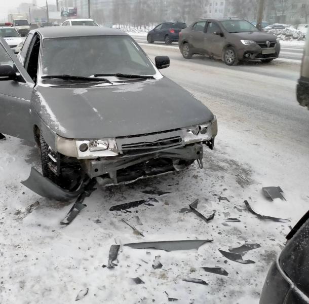 В Тольятти из-за неаккуратного вождения 21-летней автомобилистки пострадала девушка