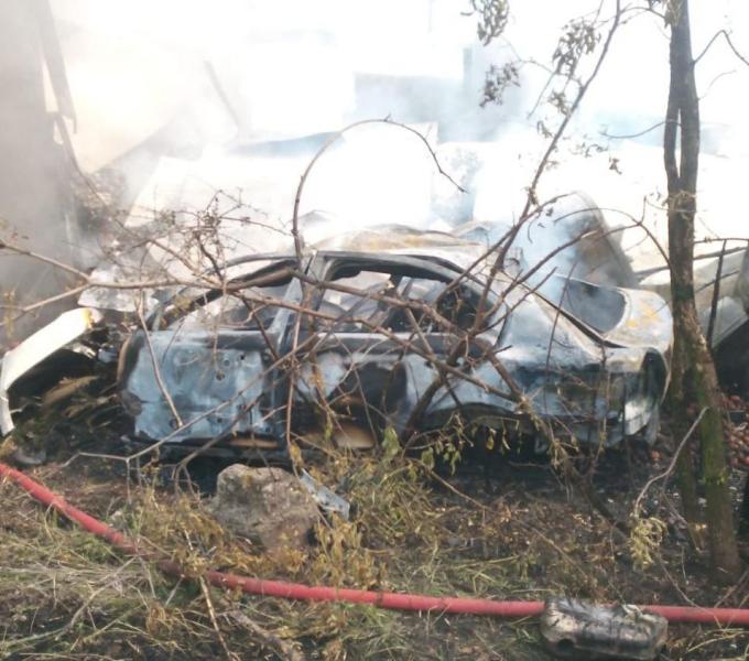 Есть погибший: в Самарской области перевернулся и загорелся грузовик с овощами