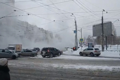 В Самаре изменили движение общественного транспорта из-за коммунальной аварии на Полевой