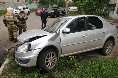 Два Renault Logan столкнулись на ул. Свободы в Самаре