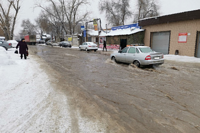 Участок Заводского шоссе затопило в Самаре 26 января 2022 года