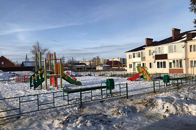 В селах Большеглушицкого района появились новые игровые комплексы 