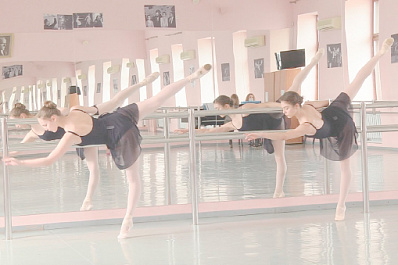 В Самаре дистанционно набирают воспитанников хореографического училища