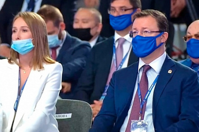 Дмитрий Азаров: "Единая Россия" играет ключевую роль в масштабных преобразованиях в регионе, в реализации нацпроектов, защите и поддержке граждан - эту работу важно продолжать