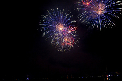 Прямая трансляция: праздничный салют в Самаре